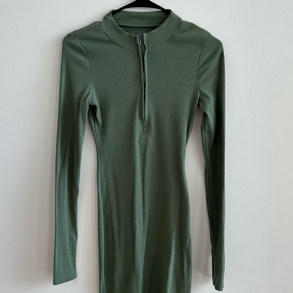 Long sleeve green dress size small